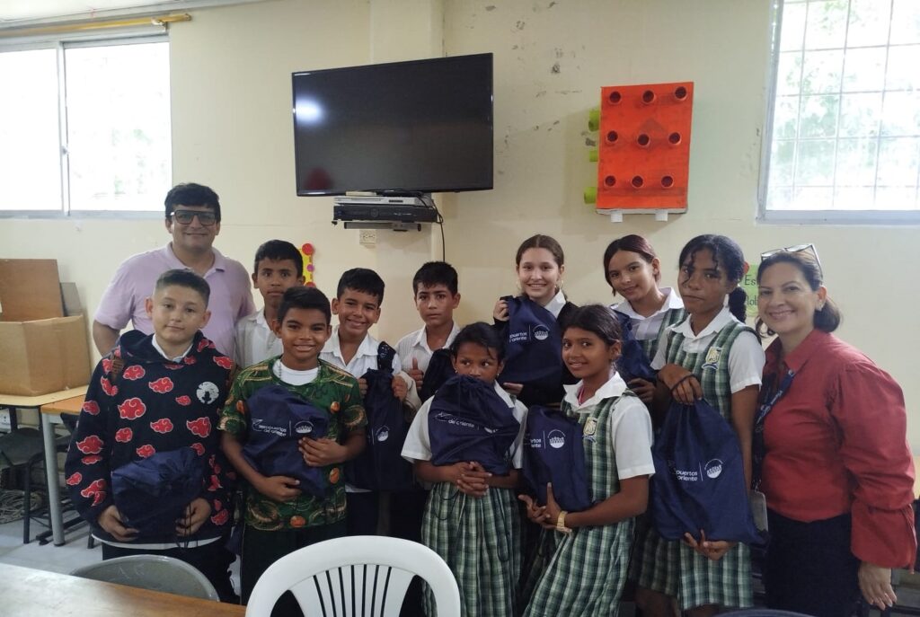 20250526 ENTREGA KIT ESCOLARES 6